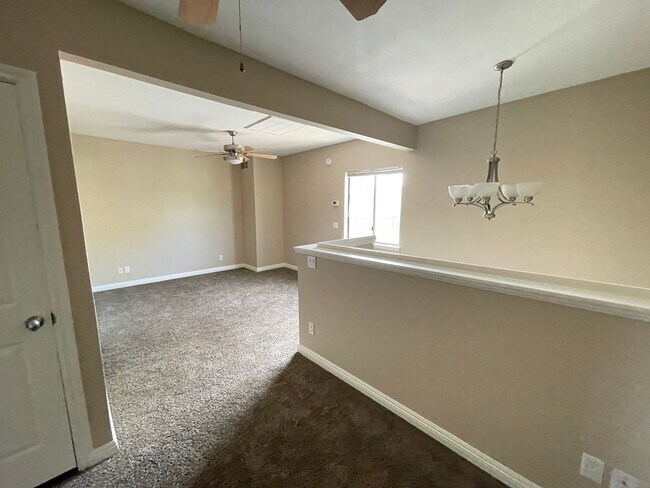 Building Photo - 240 Shadybrook Ln