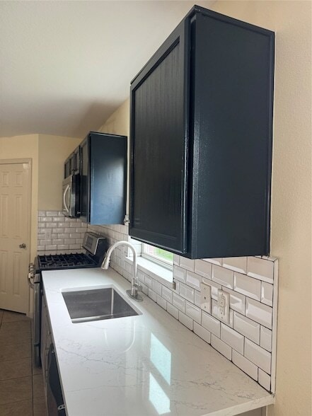 Building Photo - 2842 Sandberry Dr