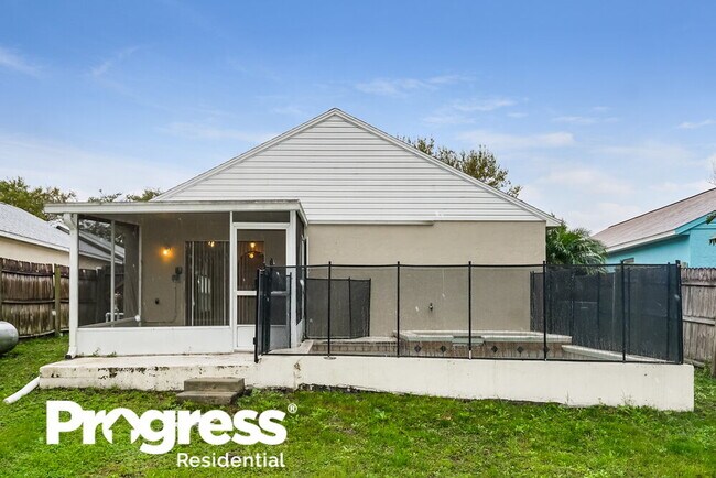 Building Photo - 331 Placid Lake Dr