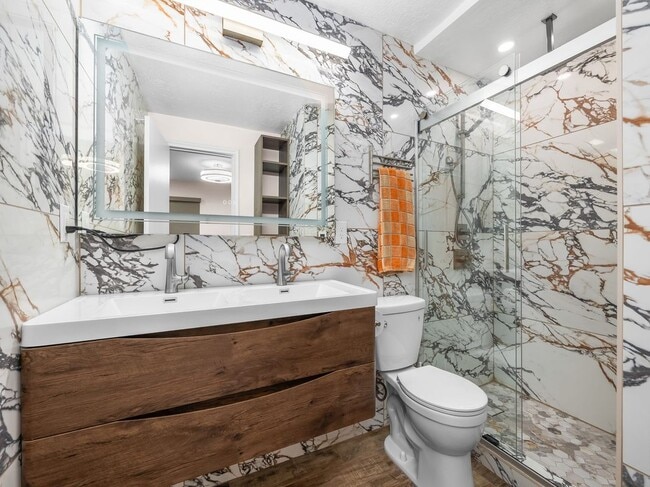 Building Photo - 2885 E Loran Heights Dr