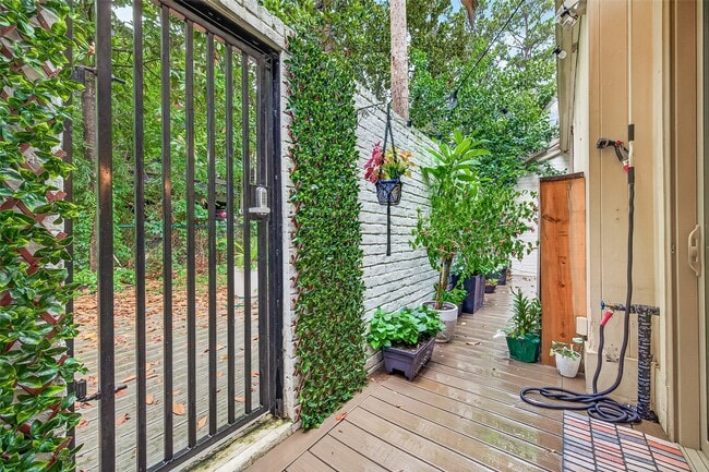 Building Photo - 3 River Hollow Ln