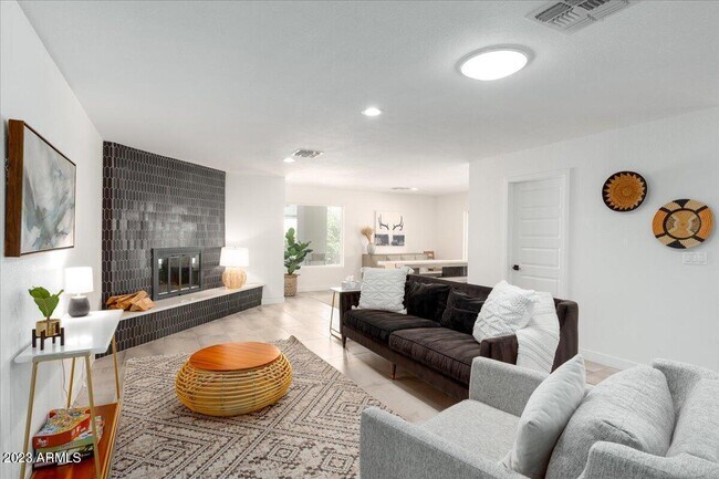 Building Photo - 11601 N 50th Pl