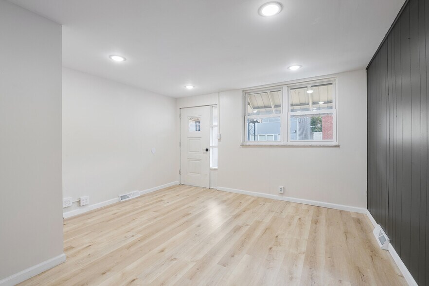 Building Photo - 138 S 17th St