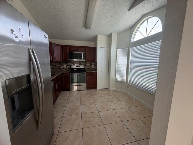 Building Photo - 2418 Harbor Town Dr