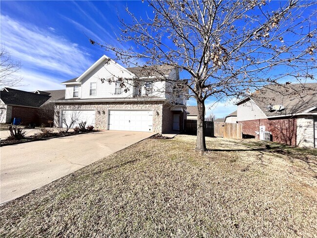 Building Photo - 3100 SW Windrift Ave