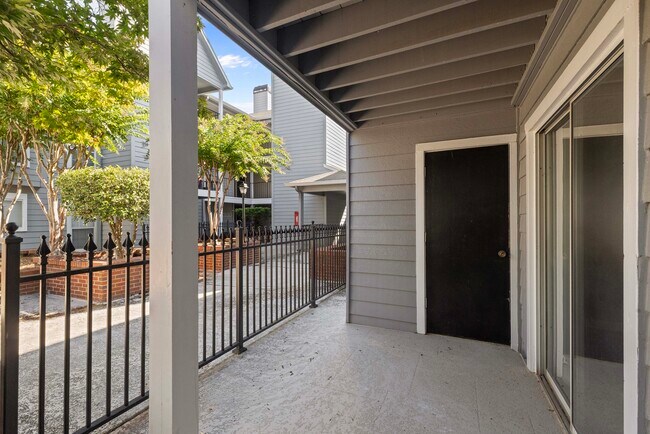 Building Photo - 619 Granville Ct