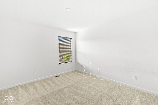 Building Photo - 7826 Gray Eagle Dr