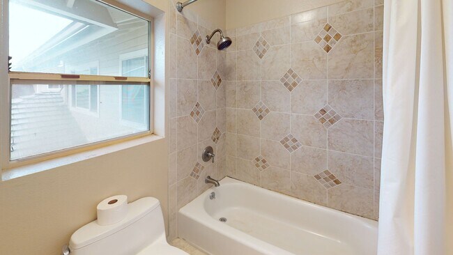 Building Photo - 92-1531 Aliinui Drive #15F