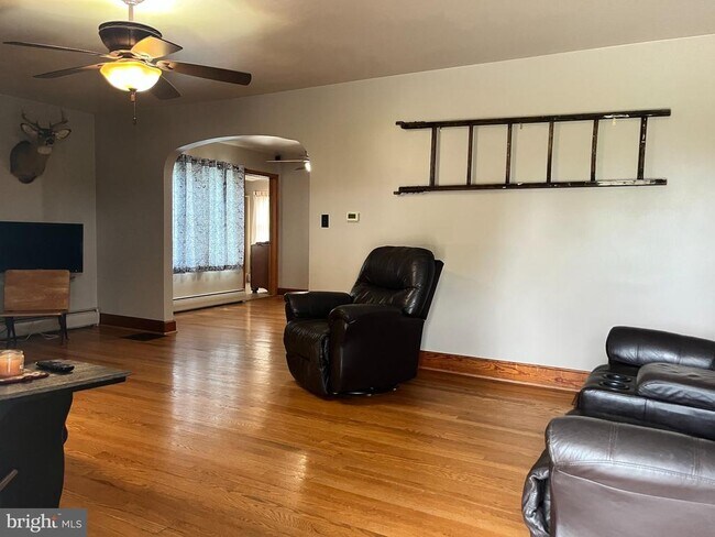 Building Photo - 3870 Coseytown Rd