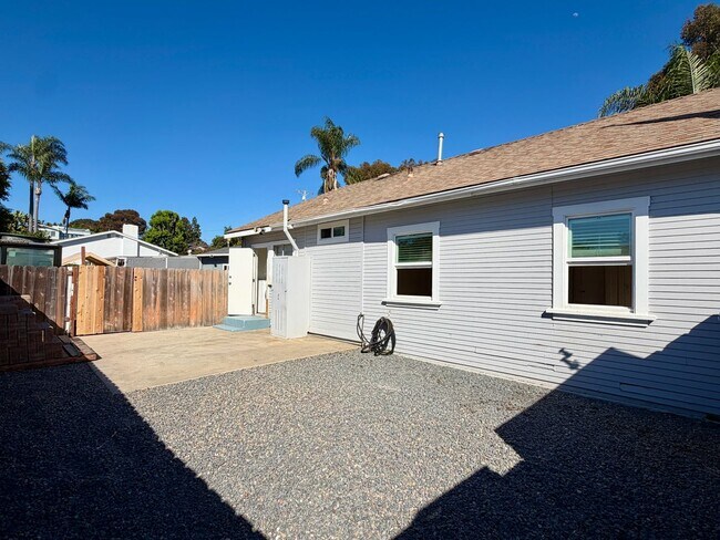 Building Photo - Carlsbad Home across from Holiday Park
