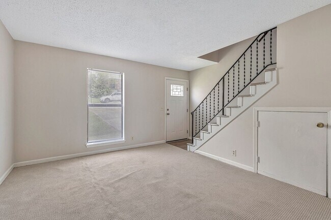 Building Photo - 3319A Felicia St