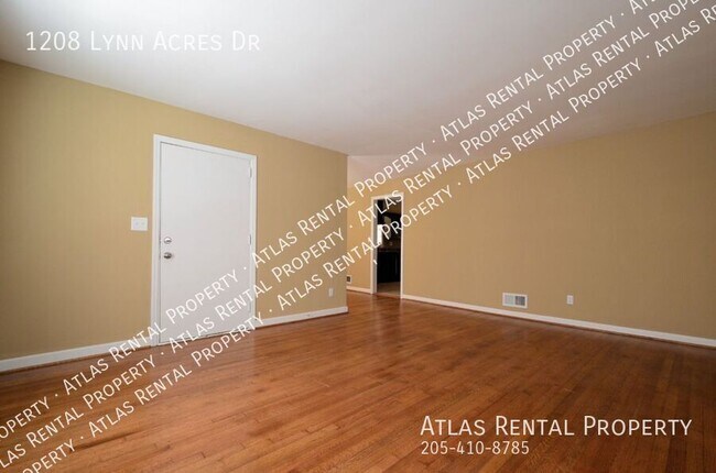 Building Photo - 1208 Lynn Acres Dr