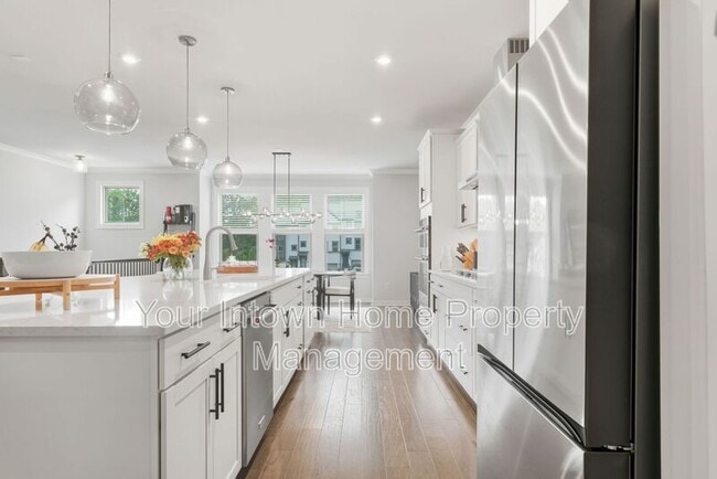 Building Photo - 1342 Stanley Park Dr