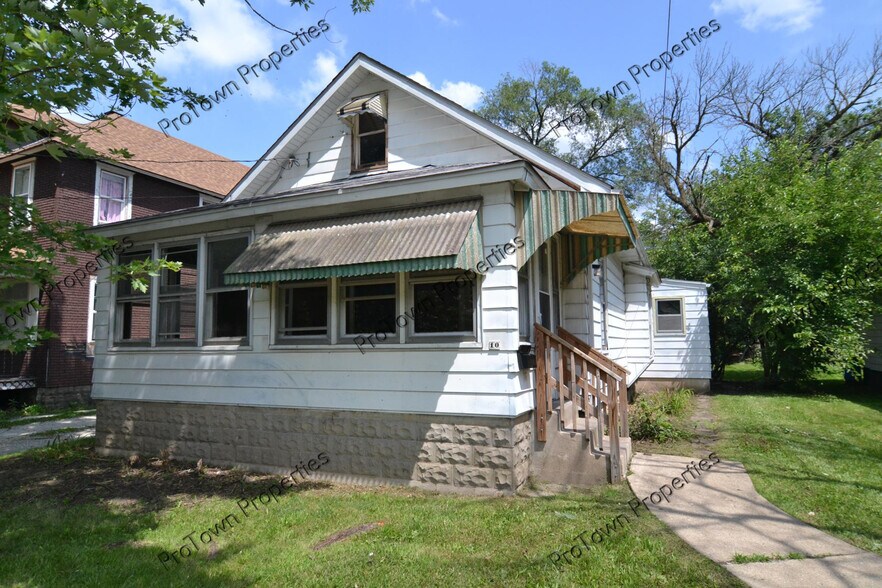 Primary Photo - 10 Boulder Ave