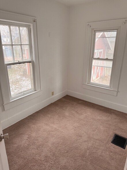 Building Photo - 11832 Simcoe St