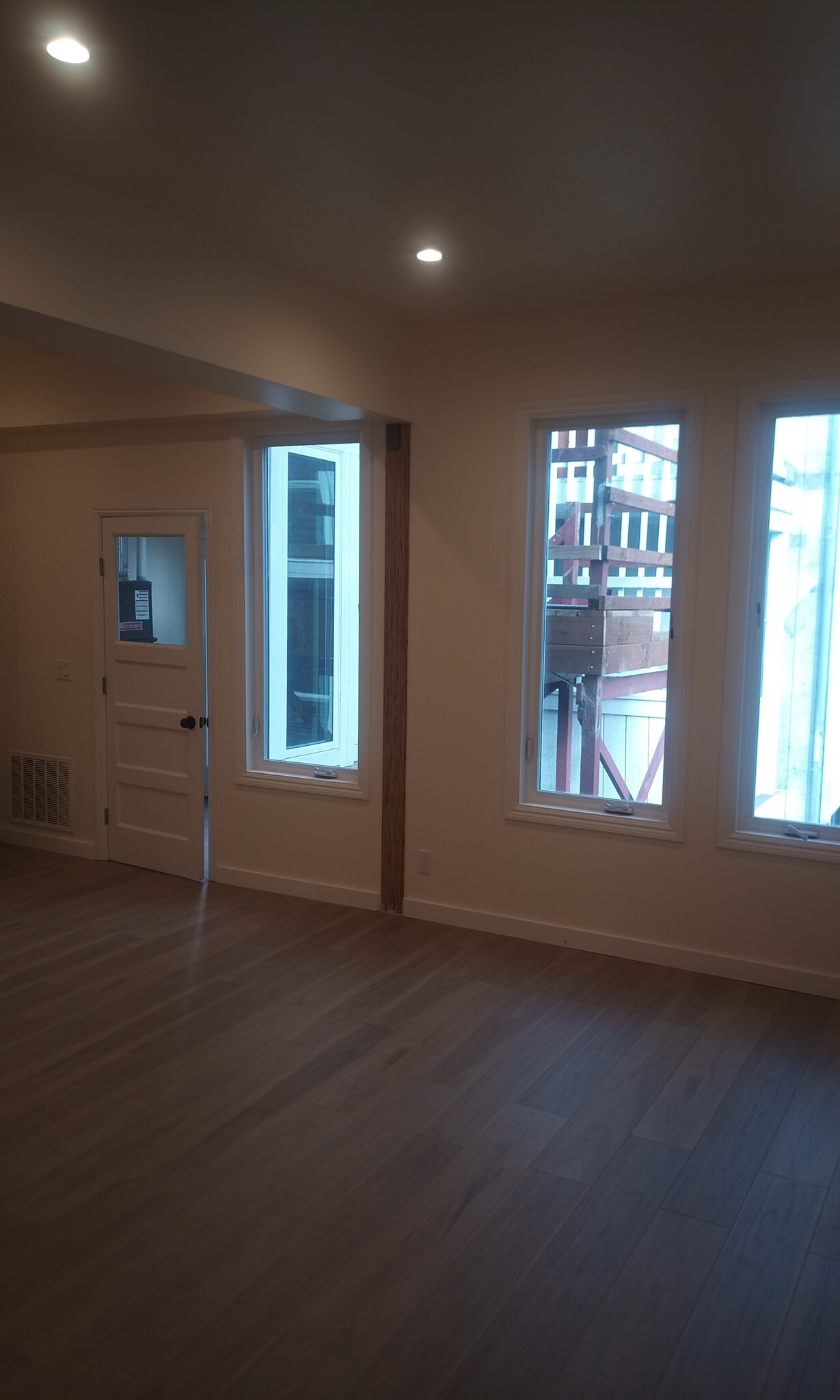 Living-Kitchen 4 - 516 Natoma St