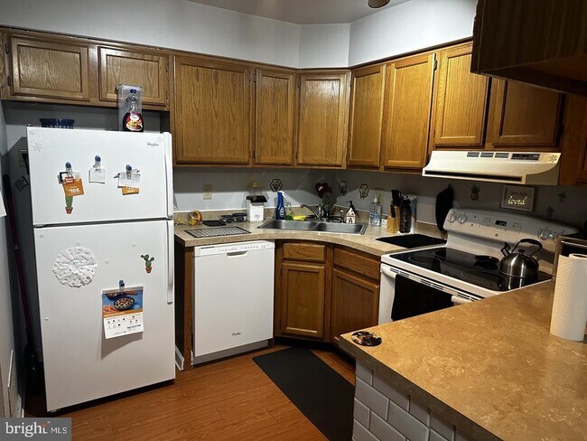 Primary Photo - 2101 Cedar Run Dr