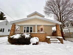 Building Photo - Three Bedroom Home in Northeast Grand Rapids