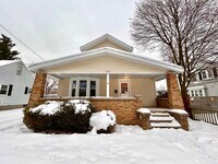 Building Photo - Three Bedroom Home in Northeast Grand Rapids