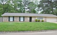 Building Photo - 31 Pebble Hill Dr
