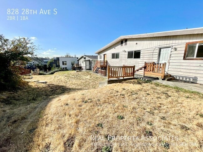 Building Photo - 828 28th Ave S