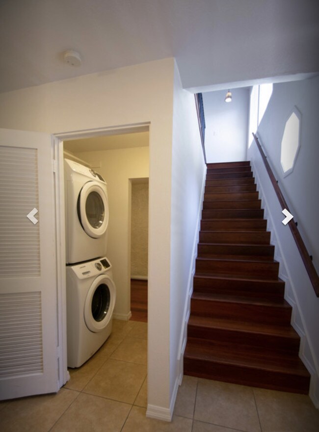 Building Photo - 5321 Colodny Dr