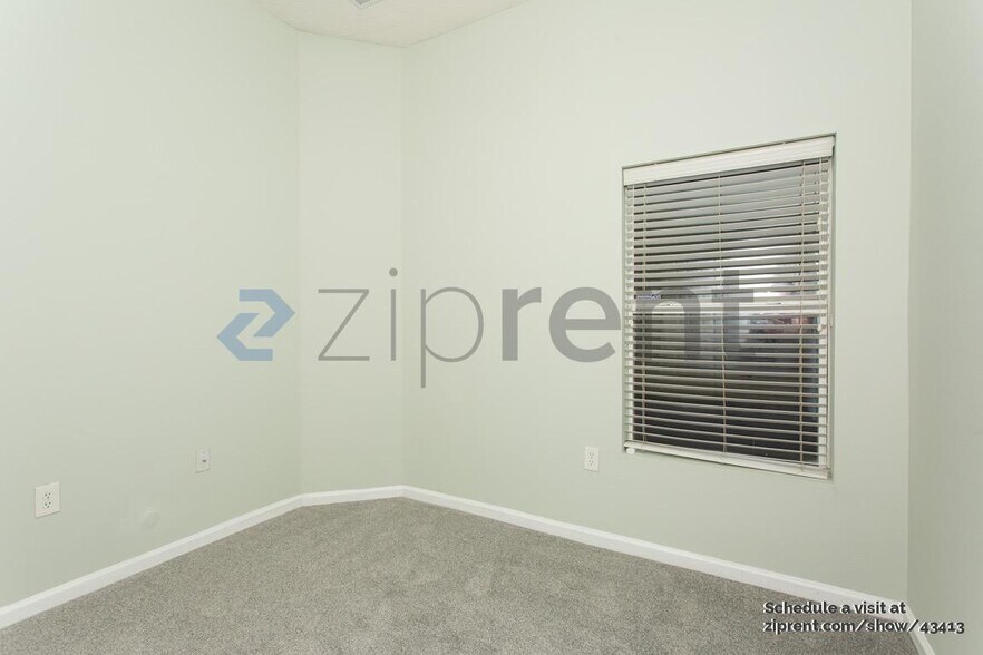 Building Photo - 7920 Merrill Rd