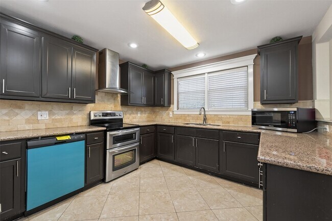 Building Photo - 13703 Templar Ln