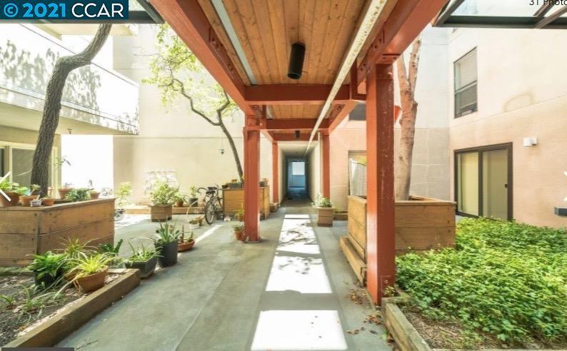 Gated garden - 1771 Broadway St