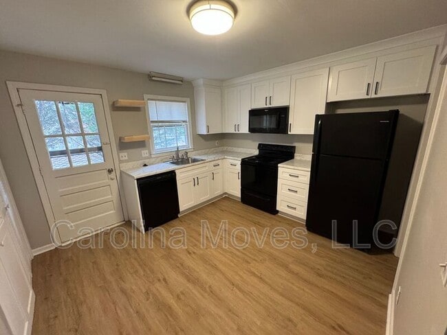 Building Photo - 160 Pine Creek Ct Ext