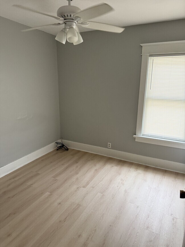 Building Photo - 620 Linden Ave