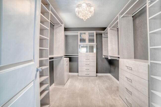 Building Photo - SUMMERLIN - FULLY FURNISHED - ALL UTILITIE...