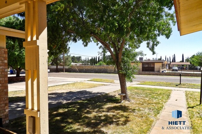 Building Photo - Gorgeous Upper Valley rental home
