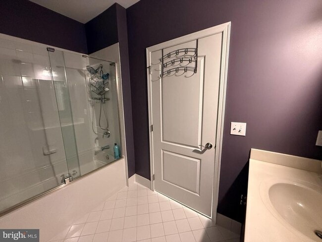 Building Photo - 266 Carson Terrace