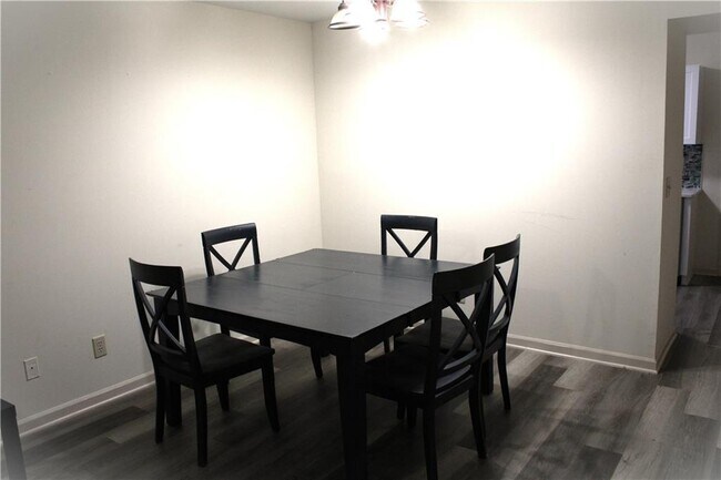 Building Photo - 1235 Sweet Pine Dr