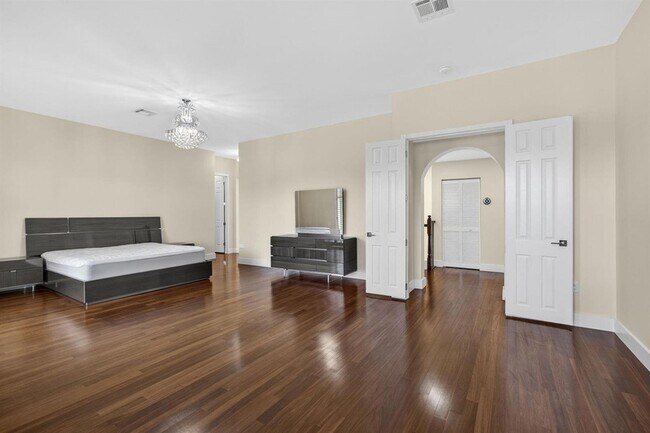 Building Photo - 1724 Annandale Cir