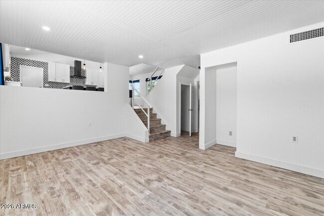 Building Photo - 1041 E Kristal Way