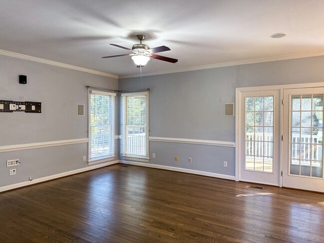 Building Photo - Gorgeous 4-Bedroom Home on a Cul-de-Sac wi...