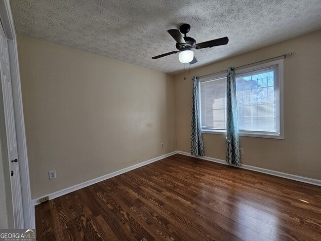 Building Photo - 611 Lora Smith Rd