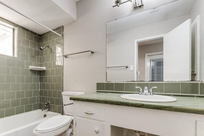 Building Photo - 3120 Royal St