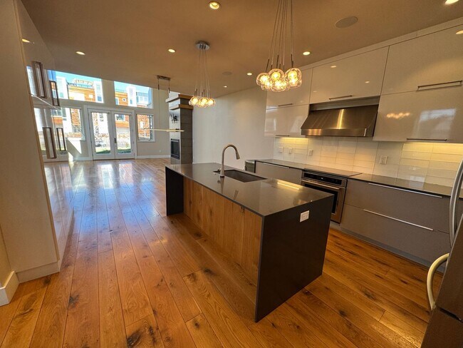 Building Photo - Perfect Sloan Lake Home with all the features and great views