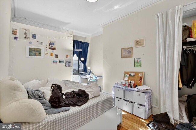 Building Photo - 4058 Irving St