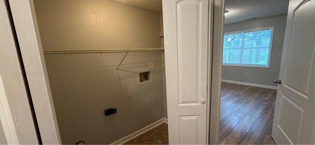 Building Photo - 4303 Chalet Cir NW