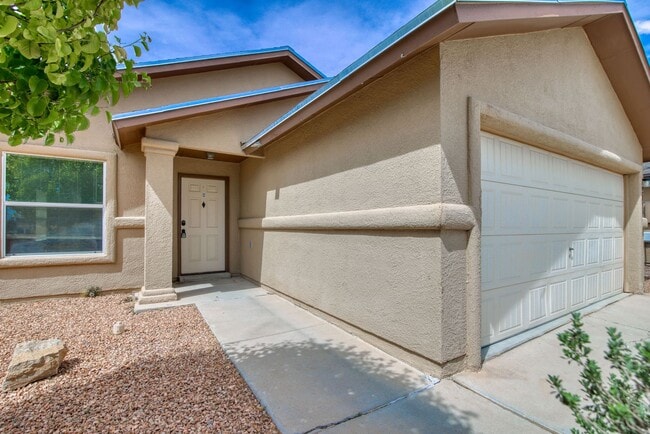 Building Photo - Near Ft. Bliss!