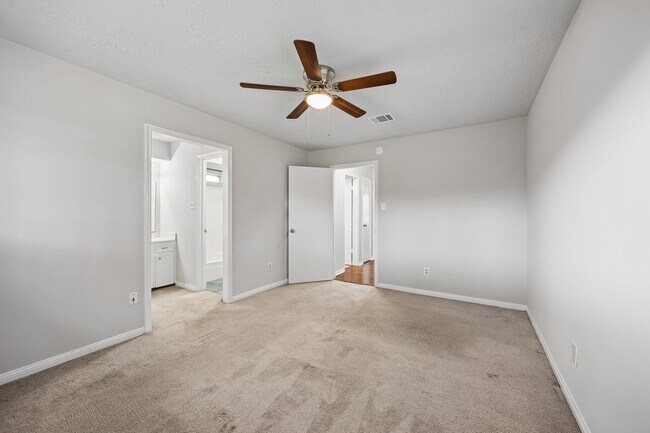 Building Photo - 1605 Cypress Hollow St