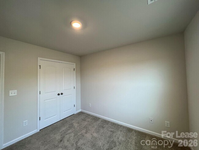 Building Photo - 208 Sagecroft Ln