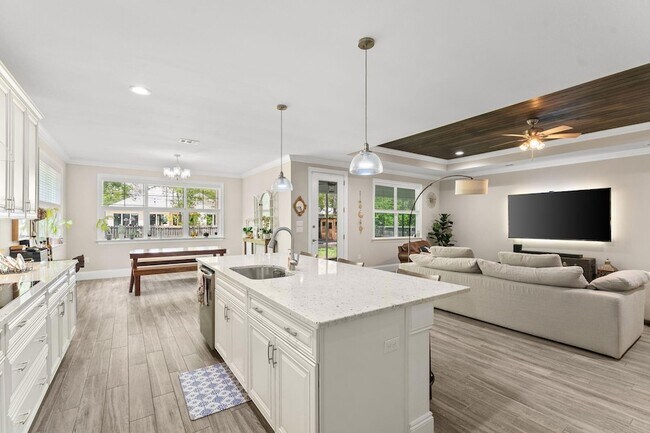 Building Photo - 106 Hibernate Way