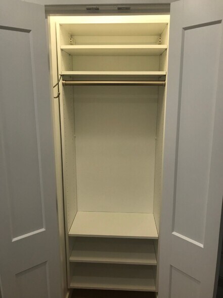 Building Photo - 16 5th St