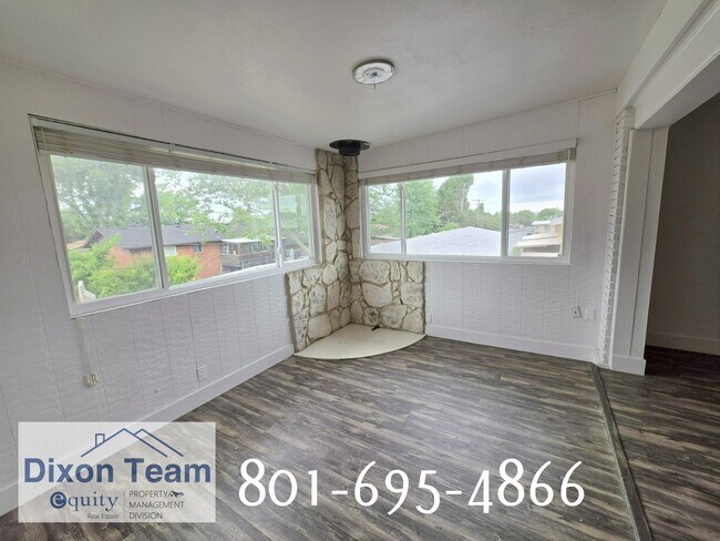 Building Photo - 2327 Chateau Dr