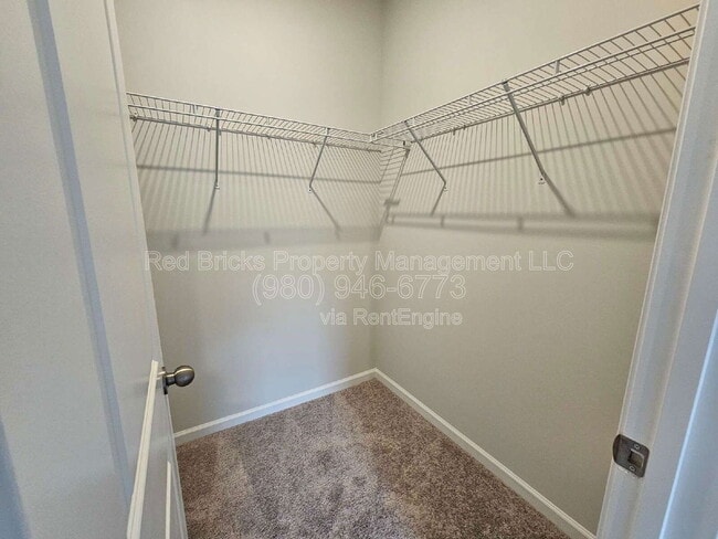 Building Photo - 7828 Nelson Rd